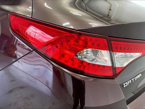Used 2023 Hyundai Elantra SEL w/ Preferred Accessory Package FWD image 31