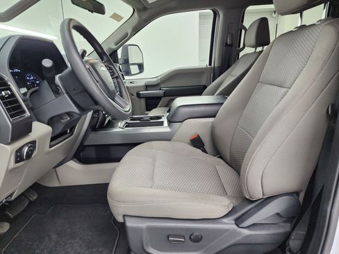 Used 2022 Ford F350 XLT w/ Black Appearance Package image 8