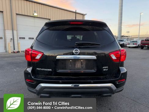 Used 2018 Nissan Pathfinder SV image 10