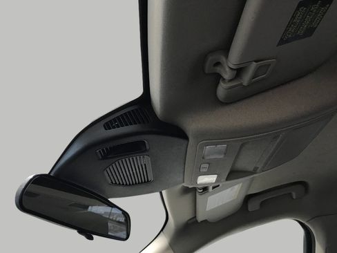 Used 2020 Ford Escape SE image 17