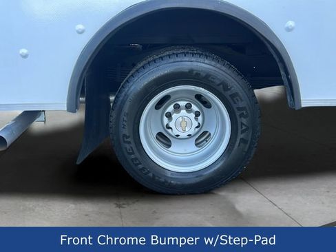 Used 2022 Chevrolet Express 3500 w/ Power Convenience Package RWD image 29