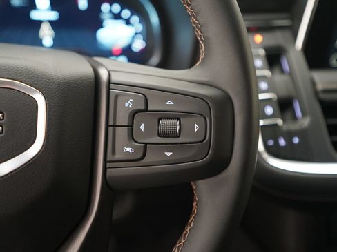 Used 2024 GMC Yukon XL AT4 AWD/4WD image 20