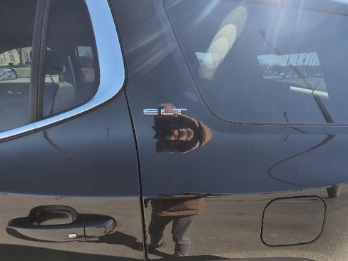 Used 2023 GMC Acadia SLT w/ Technology Package image 7