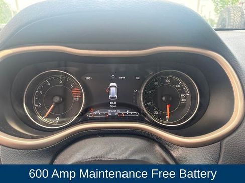 Used 2017 Jeep Cherokee Limited FWD image 17