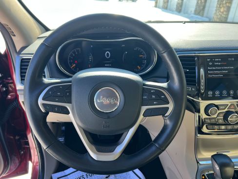 Used 2022 Jeep Grand Cherokee Laredo E w/ Security & Convenience Group image 13