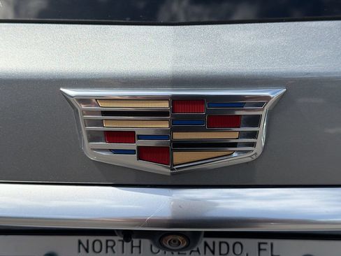 Used 2025 Cadillac XT6 Luxury FWD image 11