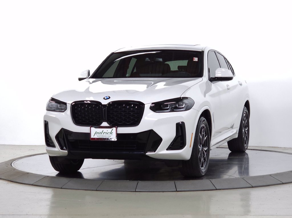 Used 2024 BMW X4 xDrive30i w/ M Sport Package AWD/4WD image 4