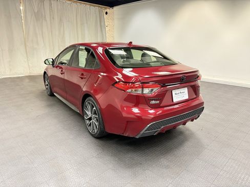 Used 2022 Toyota Corolla SE image 3