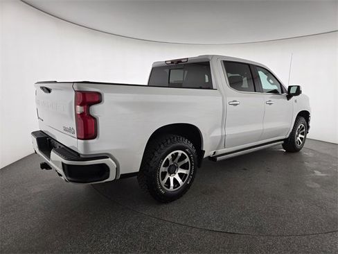 Used 2020 Chevrolet Silverado 1500 High Country w/ Technology Package image 2