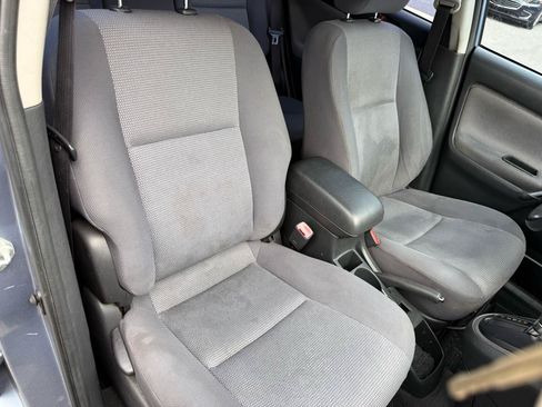 Used 2005 Toyota Matrix FWD image 9