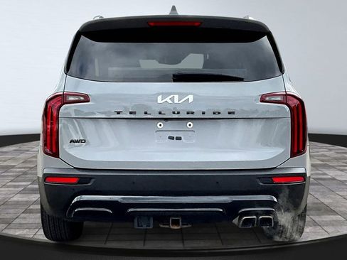 Used 2022 Kia Telluride SX w/ SX Prestige Package image 4