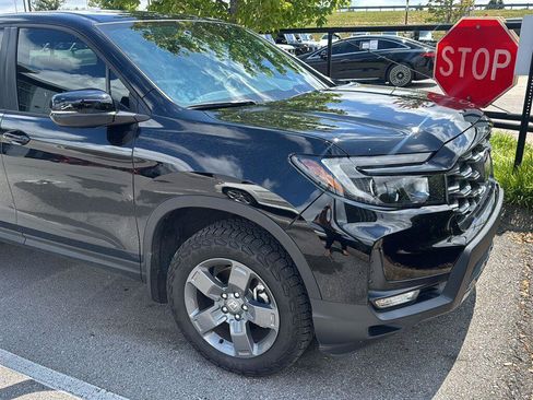 Used 2025 Honda Ridgeline TrailSport image 1