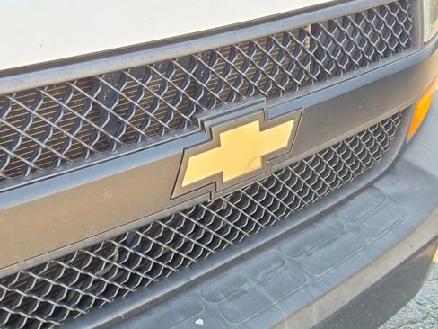 Used 2019 Chevrolet Express 2500 w/ Enhanced Convenience Package RWD image 36
