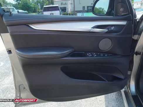 Used 2016 BMW X5 M image 15