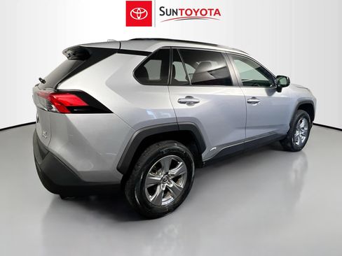 Used 2025 Toyota RAV4 LE AWD/4WD image 4