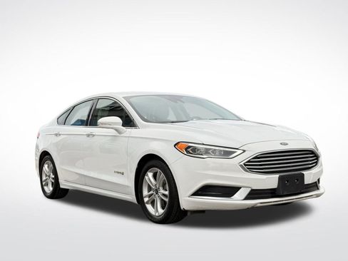Used 2018 Ford Fusion SE w/ Equipment Group 602A image 3