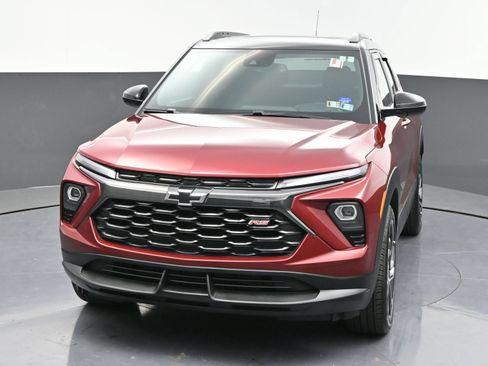 Used 2024 Chevrolet TrailBlazer RS w/ Convenience Package AWD/4WD image 3