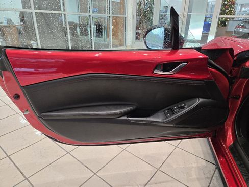 Used 2016 MAZDA MX-5 Miata Club image 17