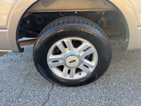 Used 2004 Ford F150 Lariat image 3