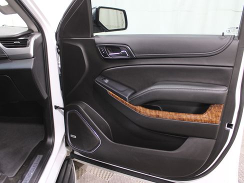 Used 2018 Chevrolet Suburban Premier image 30