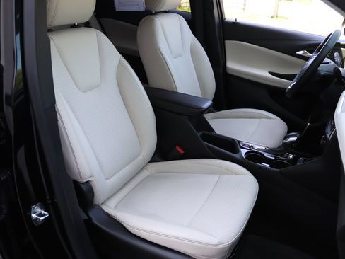 Used 2024 Buick Encore GX Preferred w/ Comfort Package FWD image 14