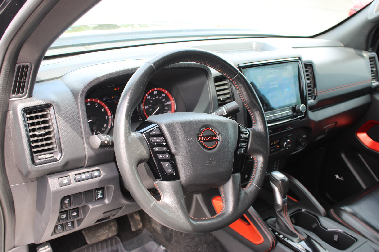 Used 2023 Nissan Frontier PRO-4X w/ Pro-4X Premium Package AWD/4WD image 10