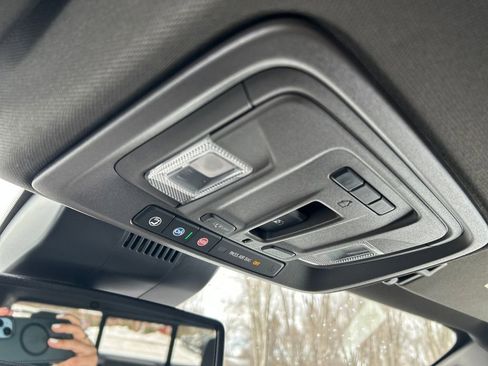 Used 2022 GMC Sierra 1500 SLT w/ SLT Convenience Package image 34