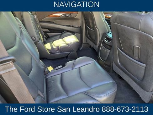 Used 2018 Cadillac Escalade Luxury AWD/4WD image 15