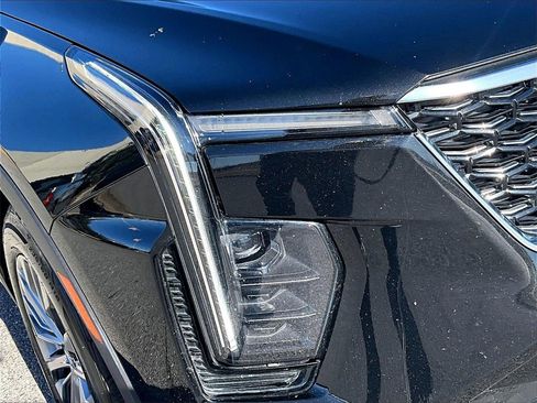 Used 2024 Cadillac XT4 Premium Luxury image 12