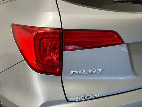 Used 2017 Honda Pilot Elite image 36