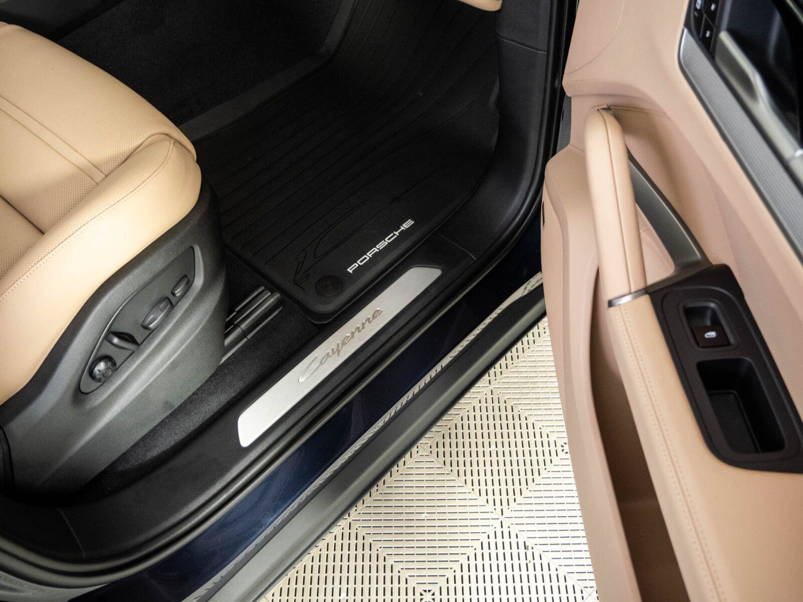 New 2026 Porsche Cayenne AWD/4WD image 26