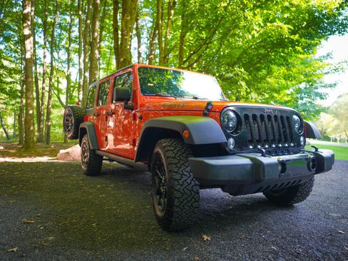 Used 2015 Jeep Wrangler Unlimited Sport AWD/4WD image 5