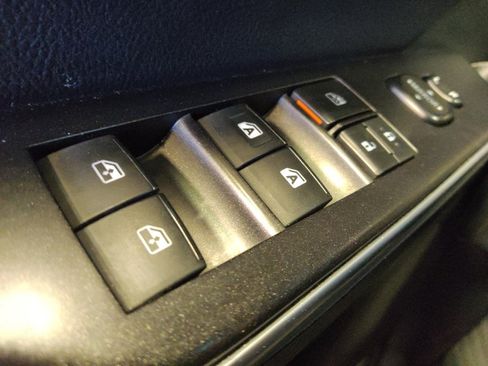 Used 2017 Toyota Camry XLE image 27