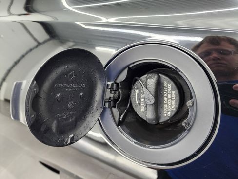 Used 2018 Dodge Challenger SRT Hellcat image 30