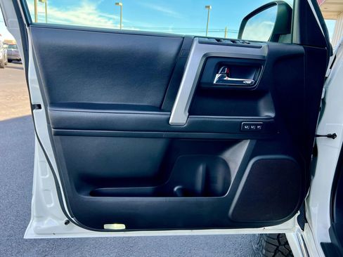 Used 2016 Toyota 4Runner Limited image 34