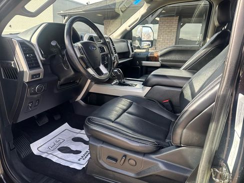 Used 2019 Ford F150 Lariat w/ Equipment Group 502A Luxury image 12