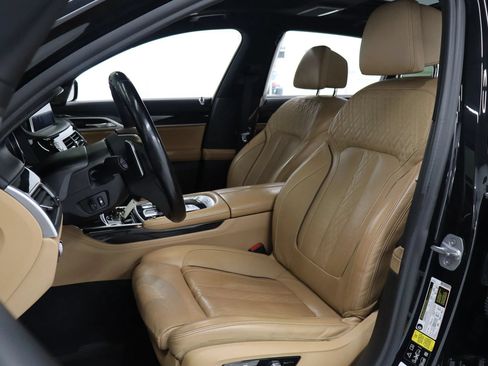 Used 2019 BMW 750i xDrive w/ Executive Package AWD/4WD image 19