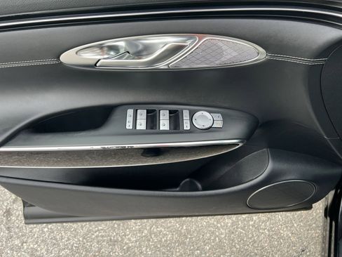 Used 2023 Genesis GV70 2.5T w/ Cargo Package image 15