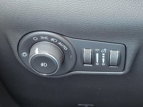 Used 2023 Jeep Compass Limited AWD/4WD image 12