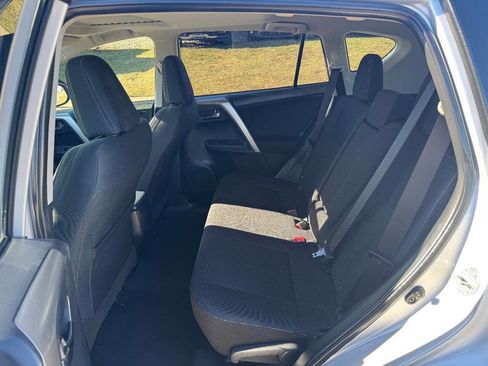 Used 2015 Toyota RAV4 XLE image 12