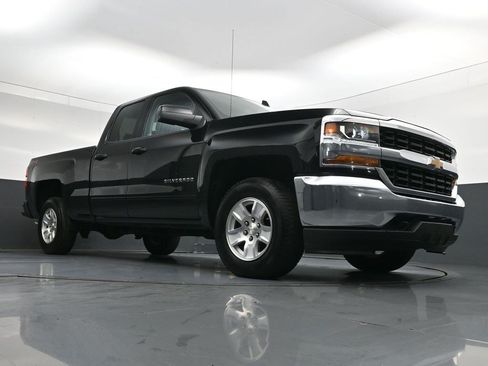 Used 2019 Chevrolet Silverado 1500 LT AWD/4WD image 32