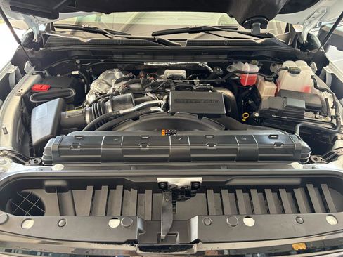 Used 2026 GMC Sierra 2500 Denali Ultimate w/ LPO, Black Badging Package image 30