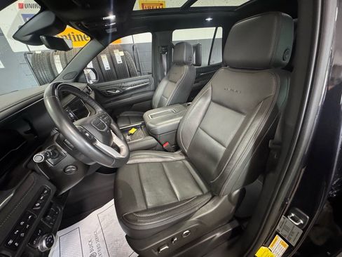 Used 2023 GMC Yukon Denali w/ Denali Reserve Package image 24