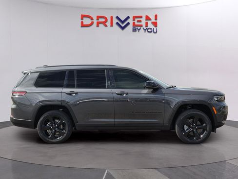 New 2025 Jeep Grand Cherokee L Altitude image 6