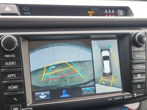 Used 2017 Toyota RAV4 Platinum image 13