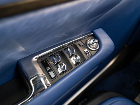 Used 2020 Rolls-Royce Wraith RWD image 11