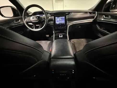 Used 2023 Jeep Grand Cherokee L Laredo image 73