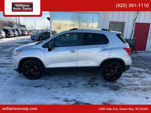 Used 2019 Chevrolet Trax LT w/ Redline Edition image 6