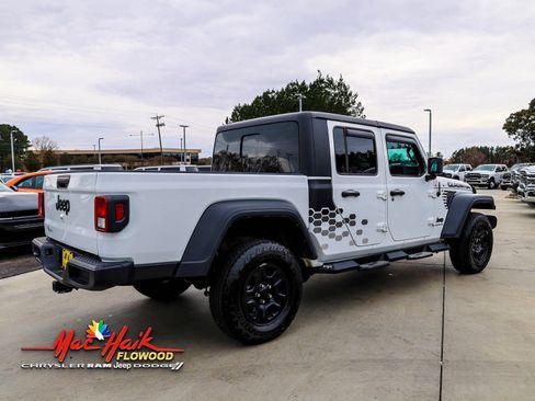 Used 2023 Jeep Gladiator Sport image 9