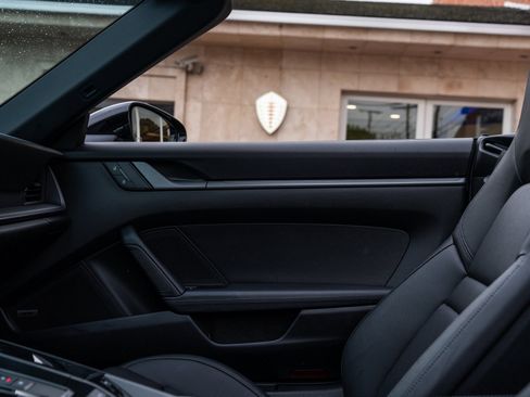 Used 2025 Porsche 911 Carrera image 23